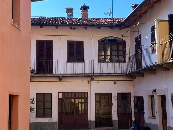 Casa con 6 locali in vendita in Via Barbacana, Centro, Bra
