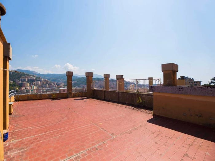 Appartamento quadrilocale in vendita in Via Leonardo Montaldo, Staglieno, Genova