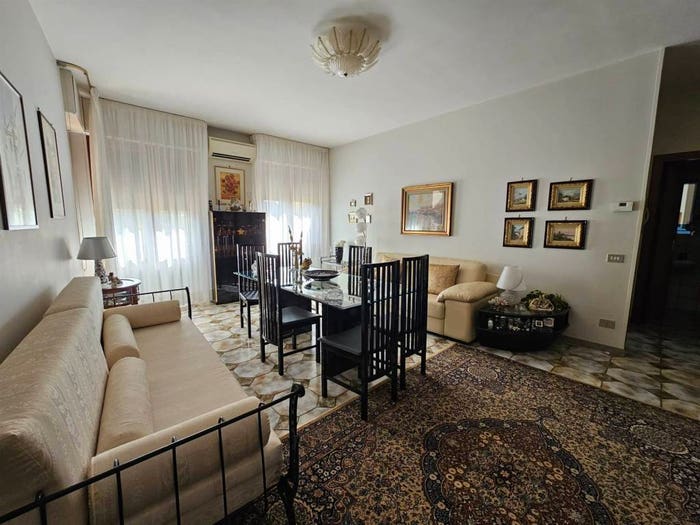 Appartamento con 6 locali in vendita in Centro, Matera