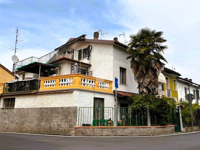 Casa trilocale in vendita in Via Fratelli Strambio, Centro, Belgioioso