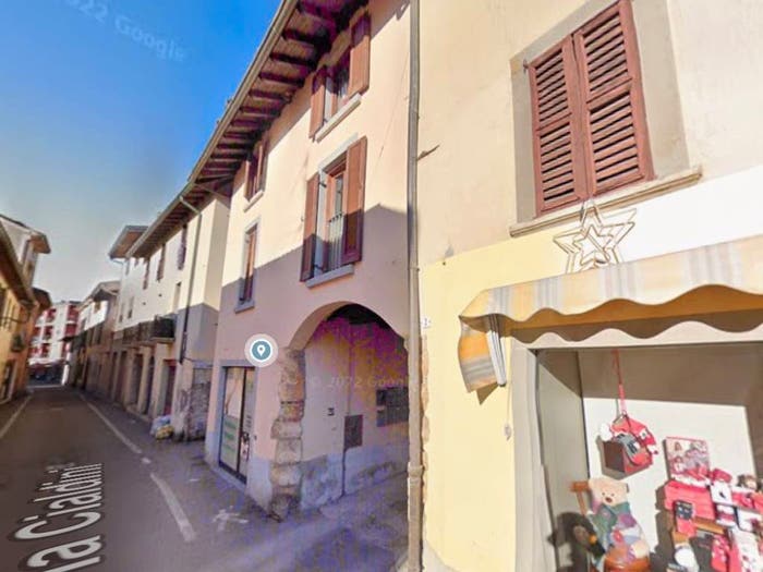Appartamento trilocale in vendita in Via Enrico Cialdini, Levate