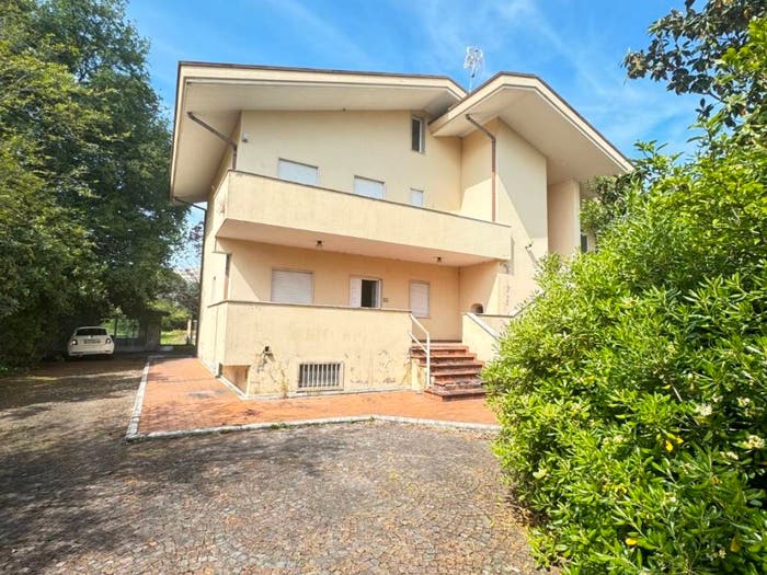 Casa con 6 locali in vendita in Via Casa Matteucci, Ferentino