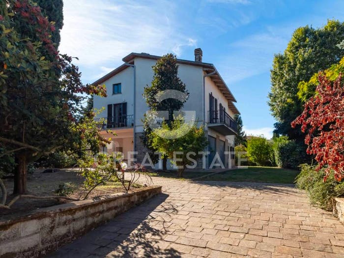 Casa con 6 locali in vendita in Porano