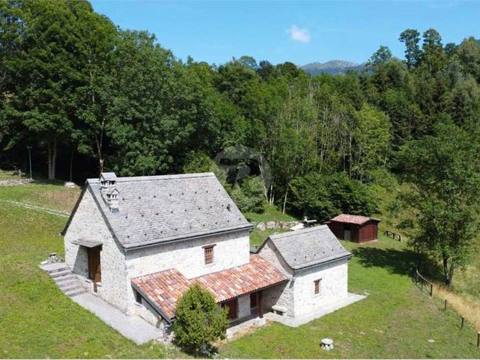 Casa con 6 locali in vendita in loc Piazzi, Taleggio