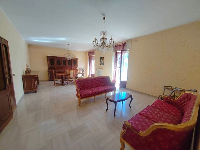 Appartamento con 6 locali in vendita in Viale dell'Auricola, Ripole, Amaseno