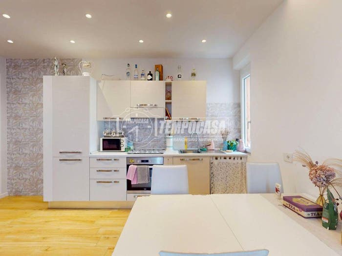 Appartamento con 5 locali in vendita in Vico Santa Maria Apparente, Santa Maria Apparente Zona Industriale, Civitanova Marche