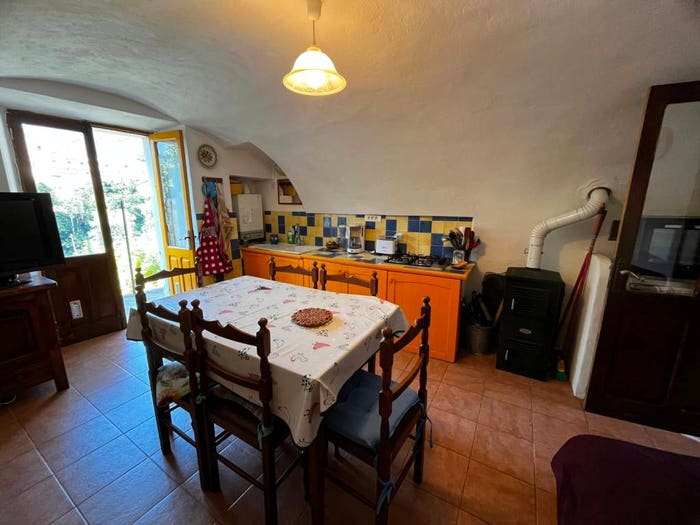 Casa quadrilocale in vendita in Via Roata, Entracque