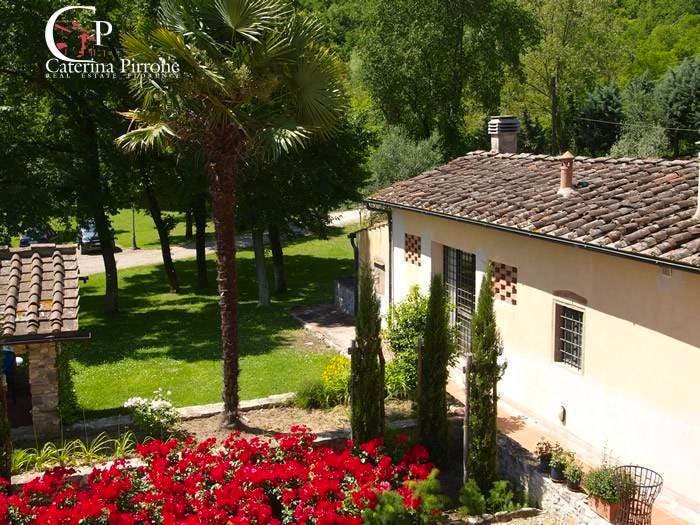 Casa con 6 locali in vendita in via Bencistà Gorioli, L'Apparita Monte Pilli, Bagno a Ripoli