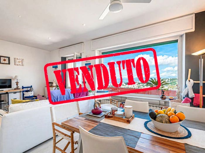 Appartamento trilocale in vendita in Via Domenico Chiodo, Castelletto, Genova