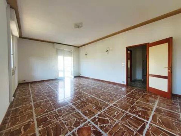 Appartamento con 5 locali in vendita in Viale Dante Alighieri, Centro, Capolona