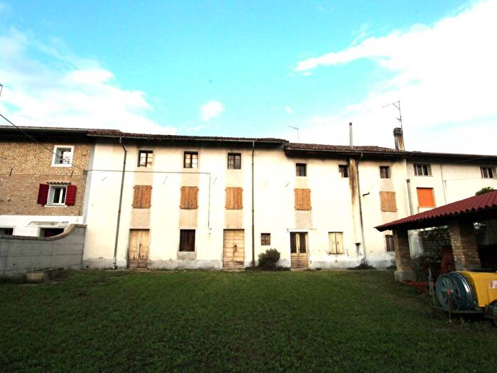 Casa con 6 locali in vendita in Via Guglielmo Marconi, Teor, Rivignano Teor