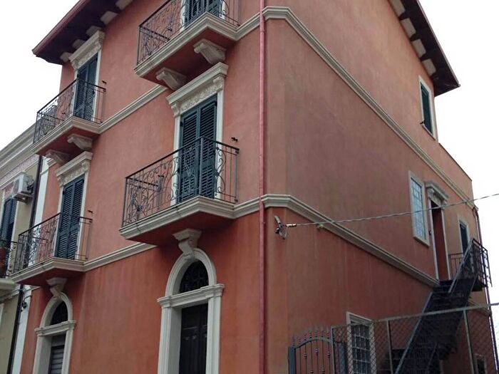 Appartamento con 5 locali in vendita in Via Risorgimento SNC, Campo Calabro