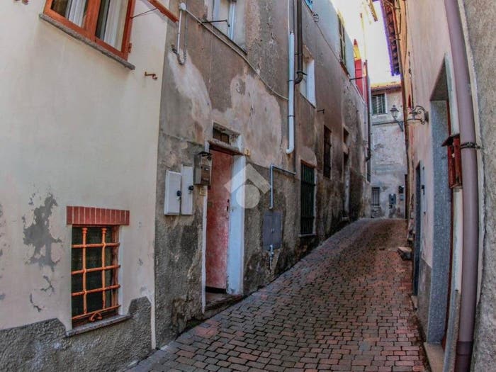 Casa trilocale in vendita in Vicolo Tombino, Carrosio