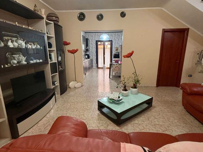 Casa con 6 locali in vendita in Via Brasile, Tufolo Farina, Crotone