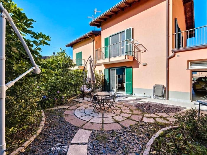 Casa con 5 locali in vendita in Via Guglielmo Marconi, Centro, Cittiglio