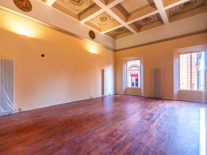 Appartamento trilocale in vendita in Strada Maggiore, San Vitale, Bologna