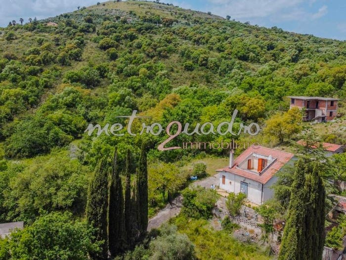 Casa con 6 locali in vendita in Via Vagnoli, Itri