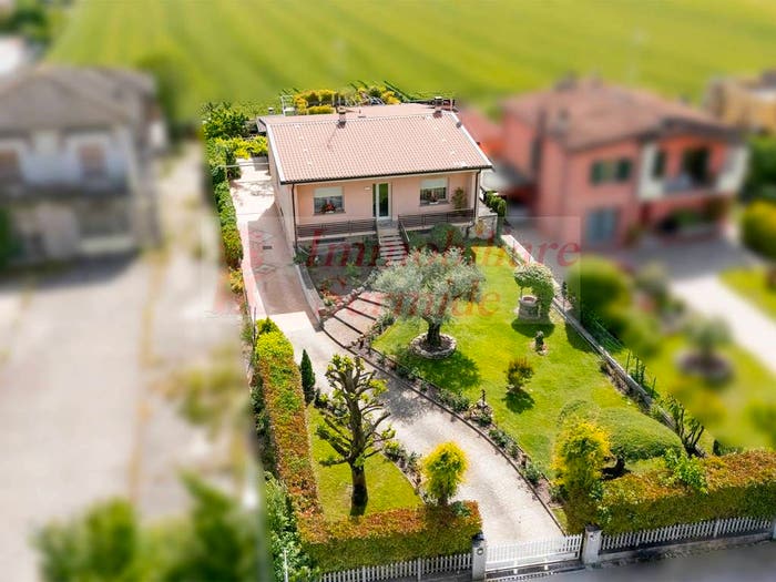 Casa con 6 locali in vendita in Via Eugenio Curiel, Sermide e Felonica