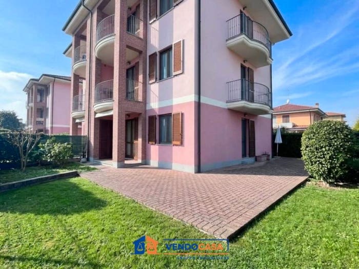 Appartamento quadrilocale in vendita in Via Clemente Fusero, Centro, Cherasco
