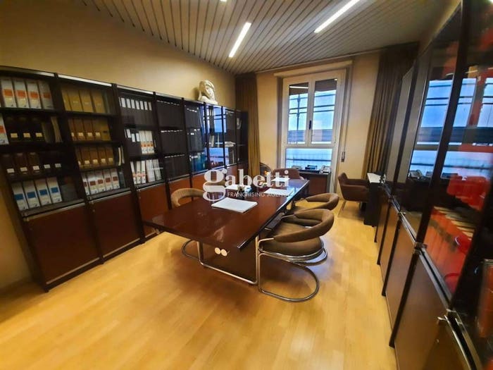 Appartamento con 5 locali in vendita in Via Guglielmo Marconi, Marconi, Bologna