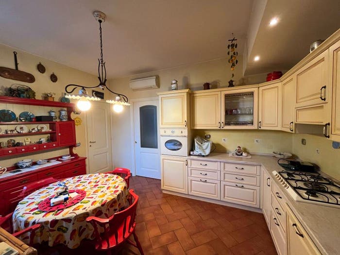 Casa con 6 locali in vendita in Via Vittorio Veneto, Centro, Mirandola
