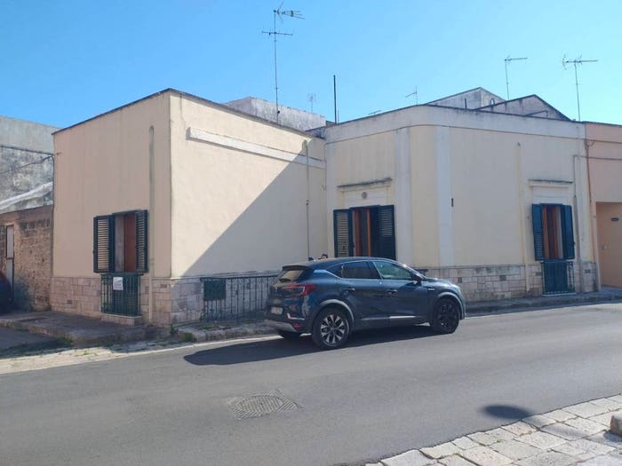 Appartamento con 5 locali in vendita in Via Taranto, Campi Salentina