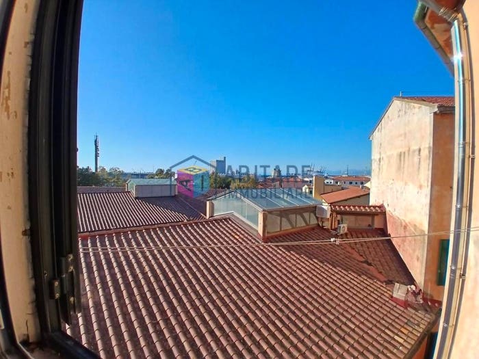 Appartamento quadrilocale in vendita in Piazza dei Legnami, Quartiere Venezia, Livorno