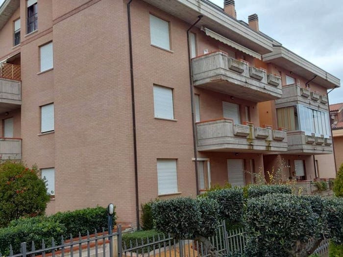 Appartamento con 5 locali in vendita in Appignano