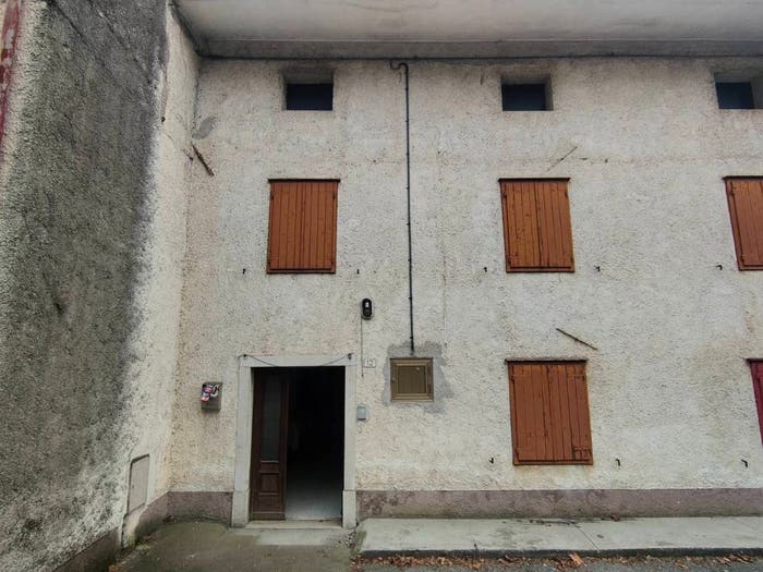 Casa con 6 locali in vendita in via aquileia, Centro, Ruda
