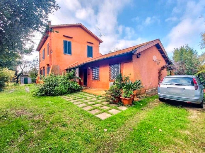 Casa con 6 locali in vendita in Strada Banditella N, Latina Scalo, Latina