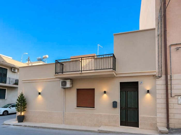 Casa con 5 locali in vendita in Via Francesco Cilea, Centro, Noto