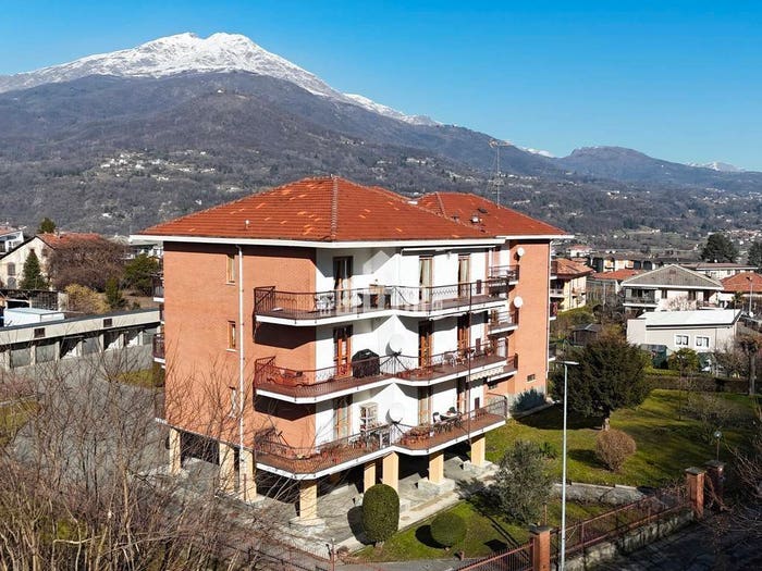 Appartamento con 5 locali in vendita in Via VII Martiri, Centro, Cuorgnè