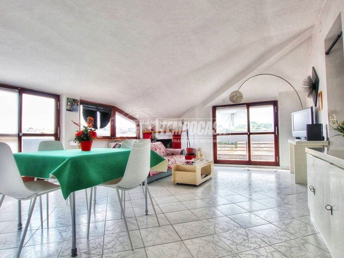 Appartamento trilocale in vendita in Via Senigallia, Piano, Ancona
