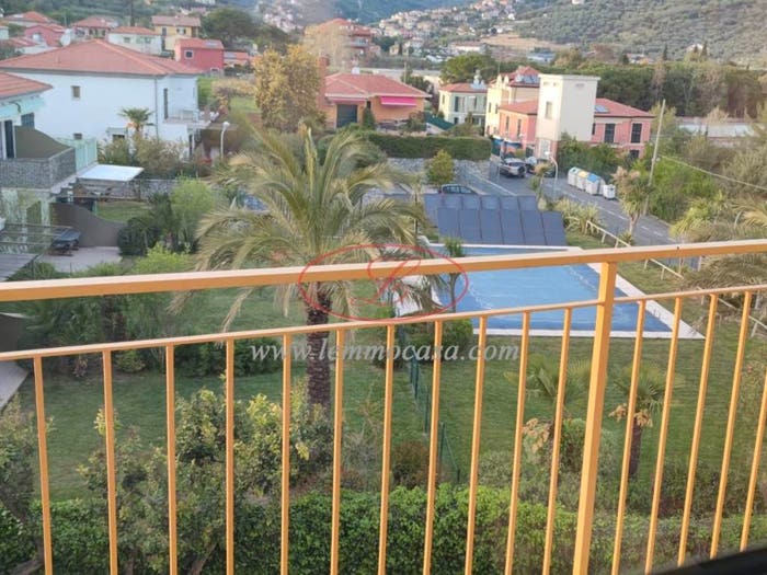 Appartamento bilocale in vendita in Via Diano San Pietro, Centro, Diano Castello