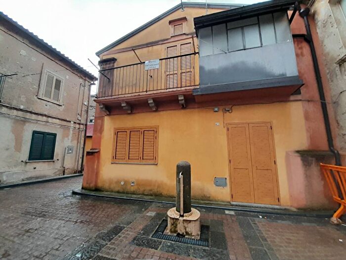 Casa quadrilocale in vendita in Via Tobia, Cittanova