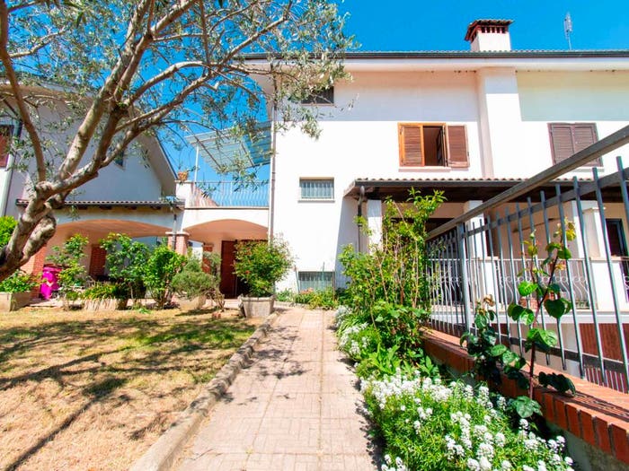 Casa con 6 locali in vendita in Via Giosuè Carducci, Bruino
