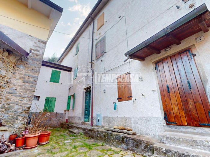 Appartamento con 6 locali in vendita in Via Sambuccione, Pianaccio, Lizzano in Belvedere