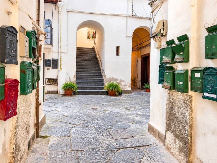 Appartamento in vendita in Salita del Petraio, Vomero, Napoli