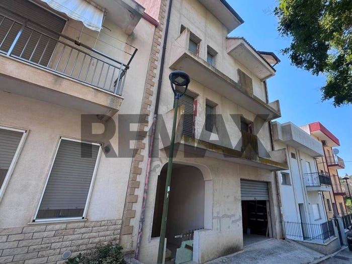 Casa con 6 locali in vendita in Via G Verga, Centro, Salemi