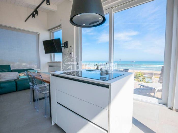 Appartamento bilocale in vendita in Lungomare Alcide de Gasperi, Centro, Grottammare