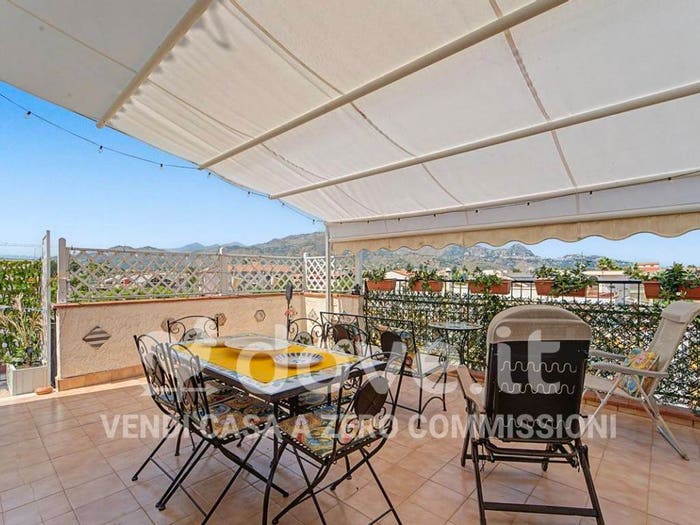 Casa trilocale in vendita in Via Nixa, Centro, GiardiniNaxos
