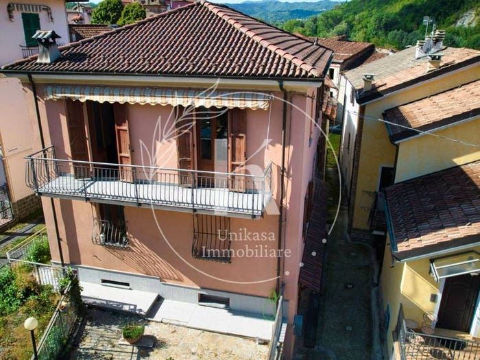 Casa con 6 locali in vendita in Via Sottana, Bormida Genepro, Cengio
