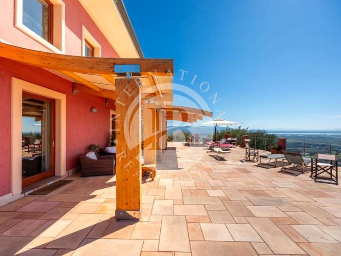 Casa con 6 locali in vendita in Massarosa Paese, Massarosa