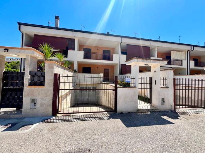 Casa con 6 locali in vendita in Via Pablo Picasso, San Marcellino