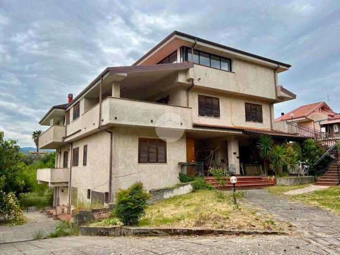 Appartamento quadrilocale in vendita in Via Scavello, San Bartolo, Mendicino