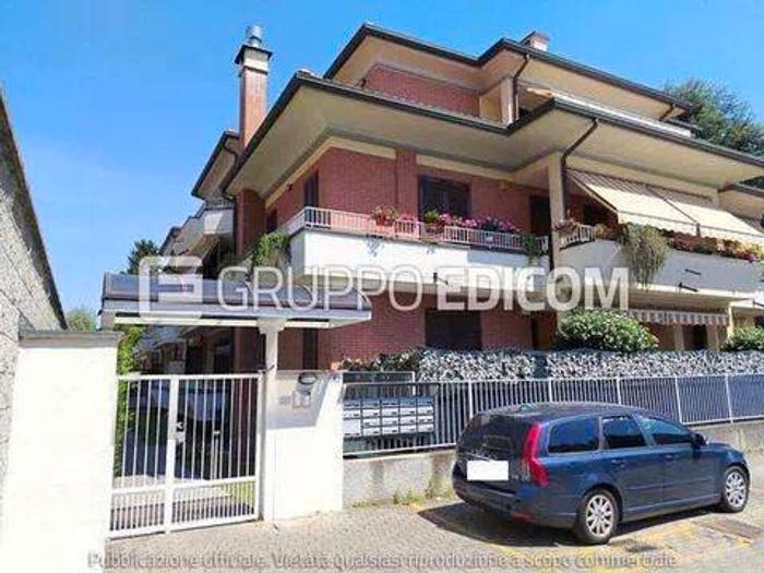 Appartamento trilocale in vendita in Via Della Chiesa SNC, Centro, Magnago