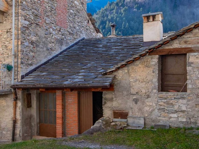 Casa quadrilocale in vendita in Frazione Bassura, Stroppo