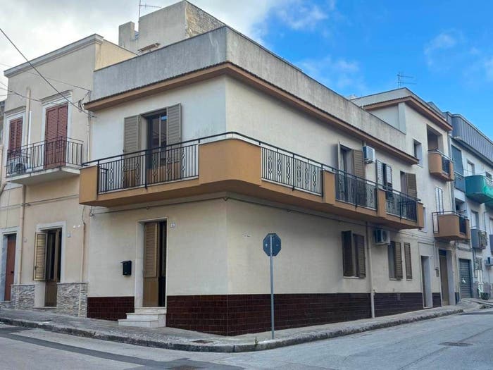 Casa con 6 locali in vendita in Partanna