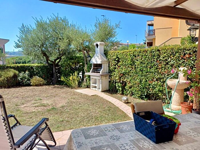 Appartamento quadrilocale in vendita in Brecce Bianche, Ancona