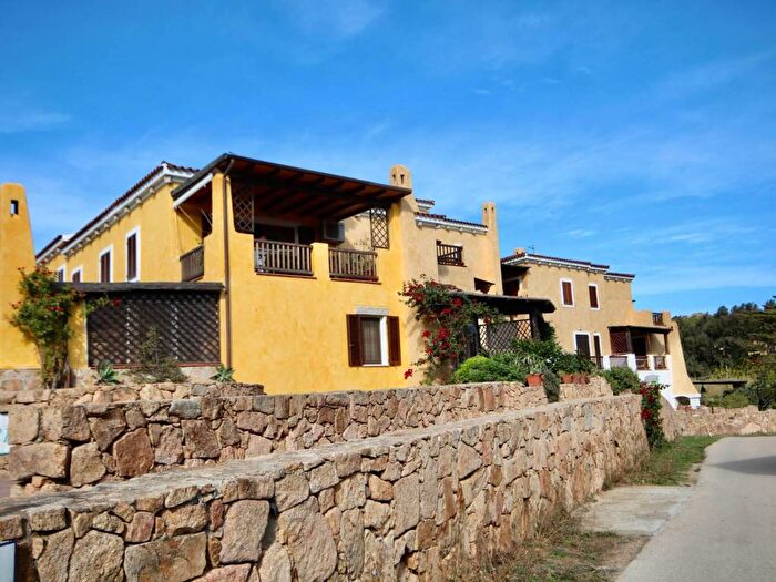 Appartamento trilocale in vendita in VIA LU CALTERI CONDVERDE MELA, Centro, Santa Teresa Gallura